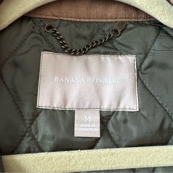 Quilted Green Women's Vest - Picture 6 of 7